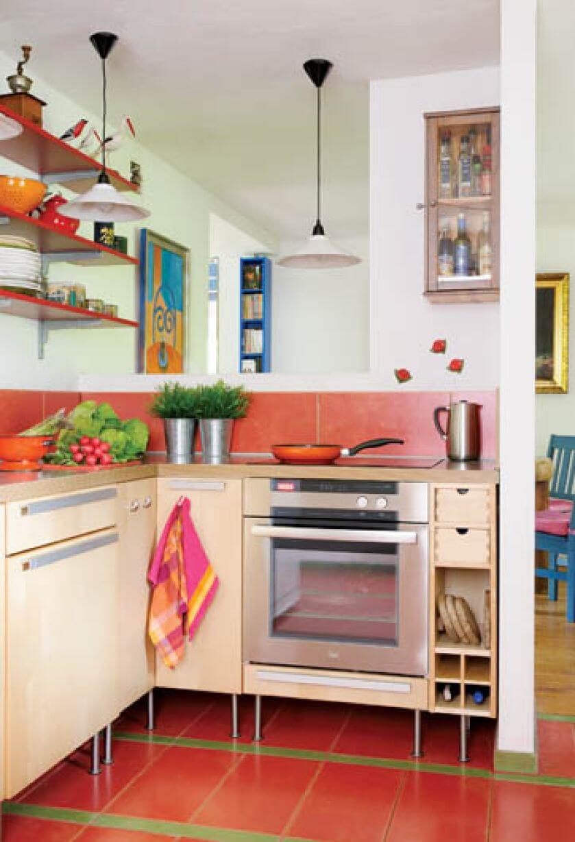 Kuchnia podkoloryzowana przez właścicieli.