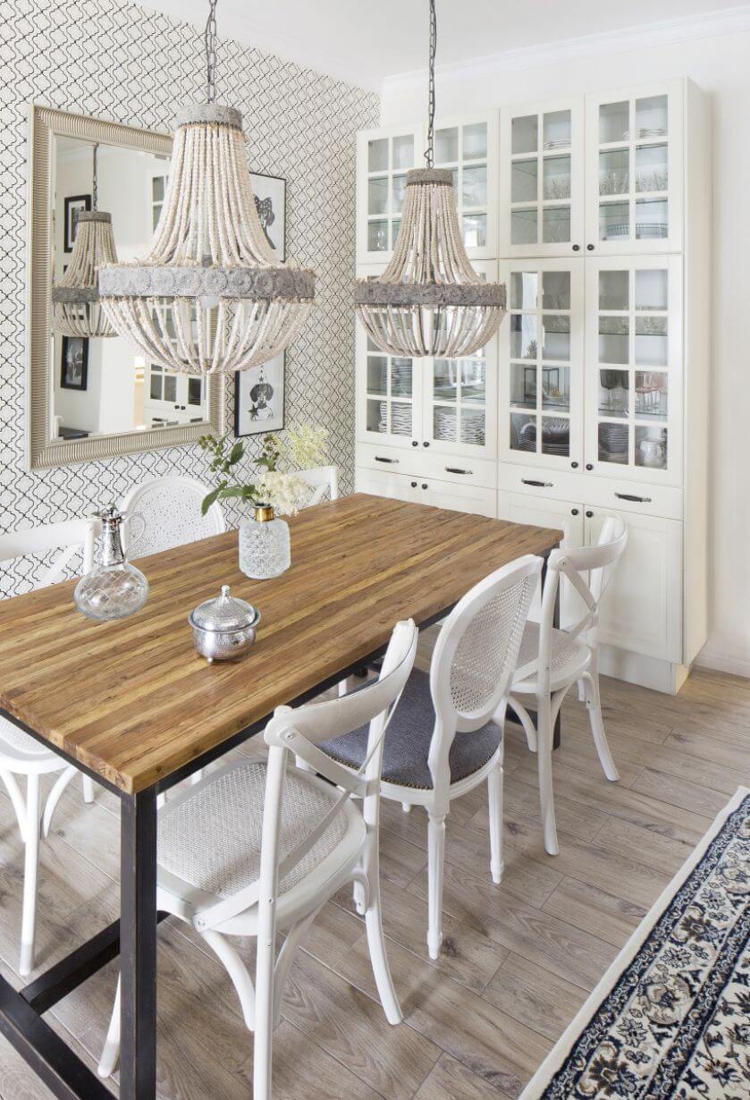 Jak urządzić przytulny dom: aranżacja pastelowego salonu i werandy