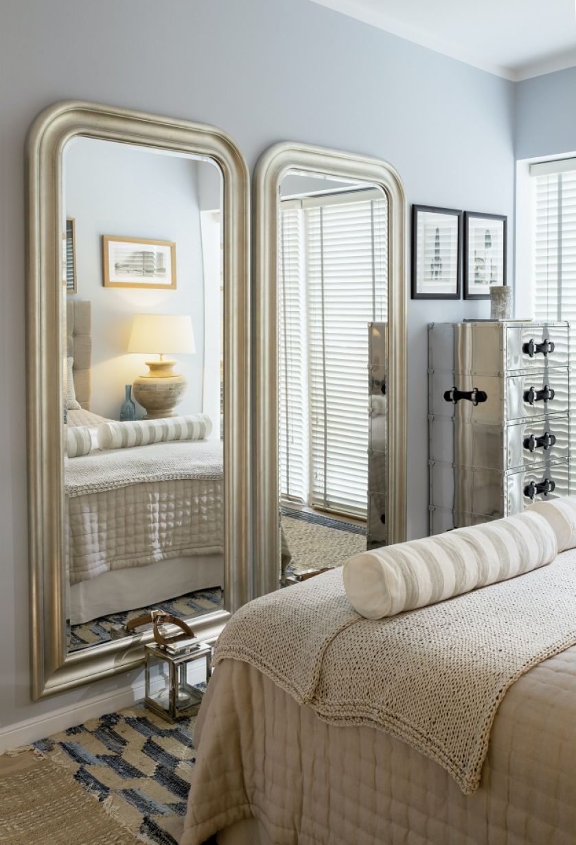 lustro naprzeciwko łóżka