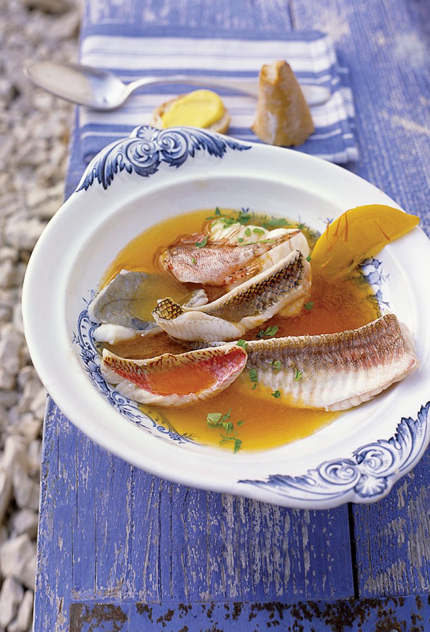 Klarowna zupa rybna. Smaki południowych wód
