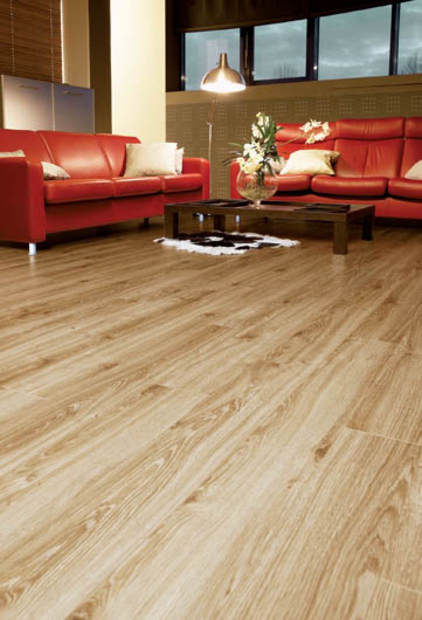 Podłoga laminowana, cena - 44 zł/m2. CLASSEN