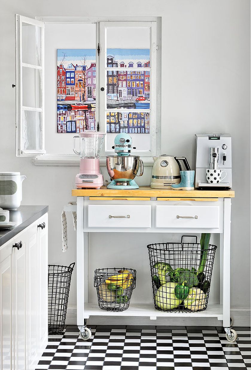 Mieszkanie celowo pomieszane jest stylistycznie, bo takie są ciekawsze i mniej oczywiste. W klasycznych wnętrzach