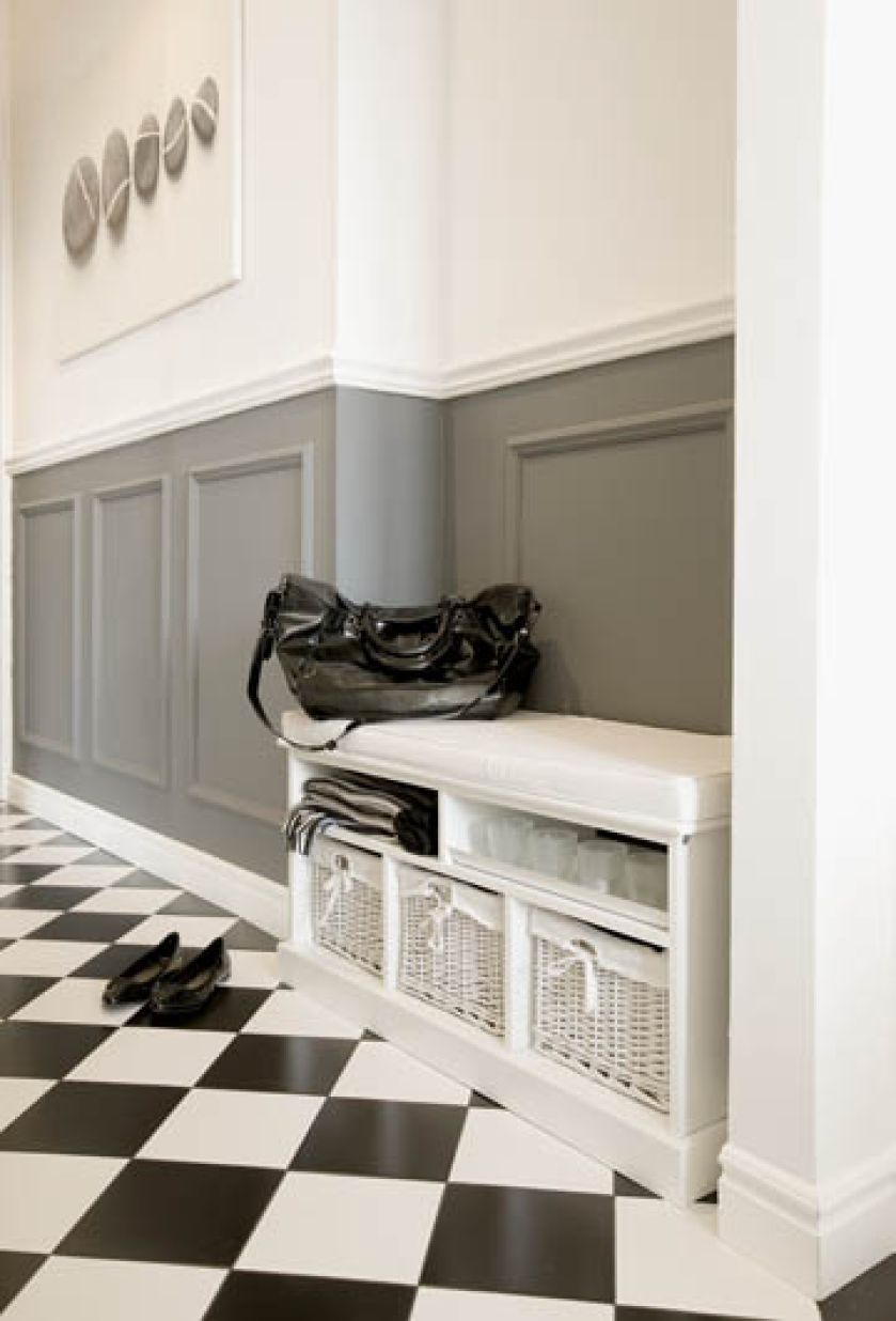 Gipsowa sztukateria jest z warszawskiej manufaktury na Pradze Północ.