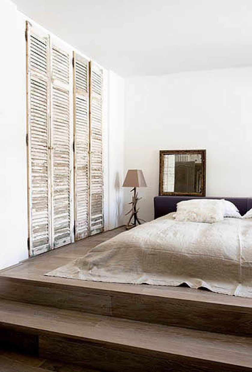 Żeby powstało jacuzzi wpuszczone w podłogę nie trzeba było kuć stropów - wystarczyło zbudować podest, na którym znalazło się