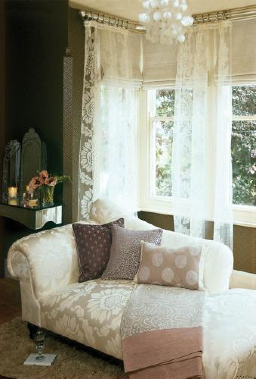 Szezlong obity tkaniną firmy Villa Nova, kolekcja Florence, aranżacja DECODORE.