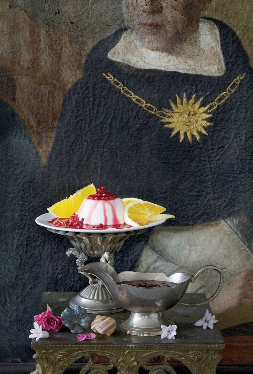 Panna cotta z sosem z granatów. Romantyczna kolacja dla dwojga: dania z owocem granatu