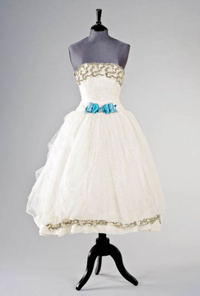 Sukienka od Givenchy. Audrey Hepburn zagrała w niej w filmie? Miłość po południu?.