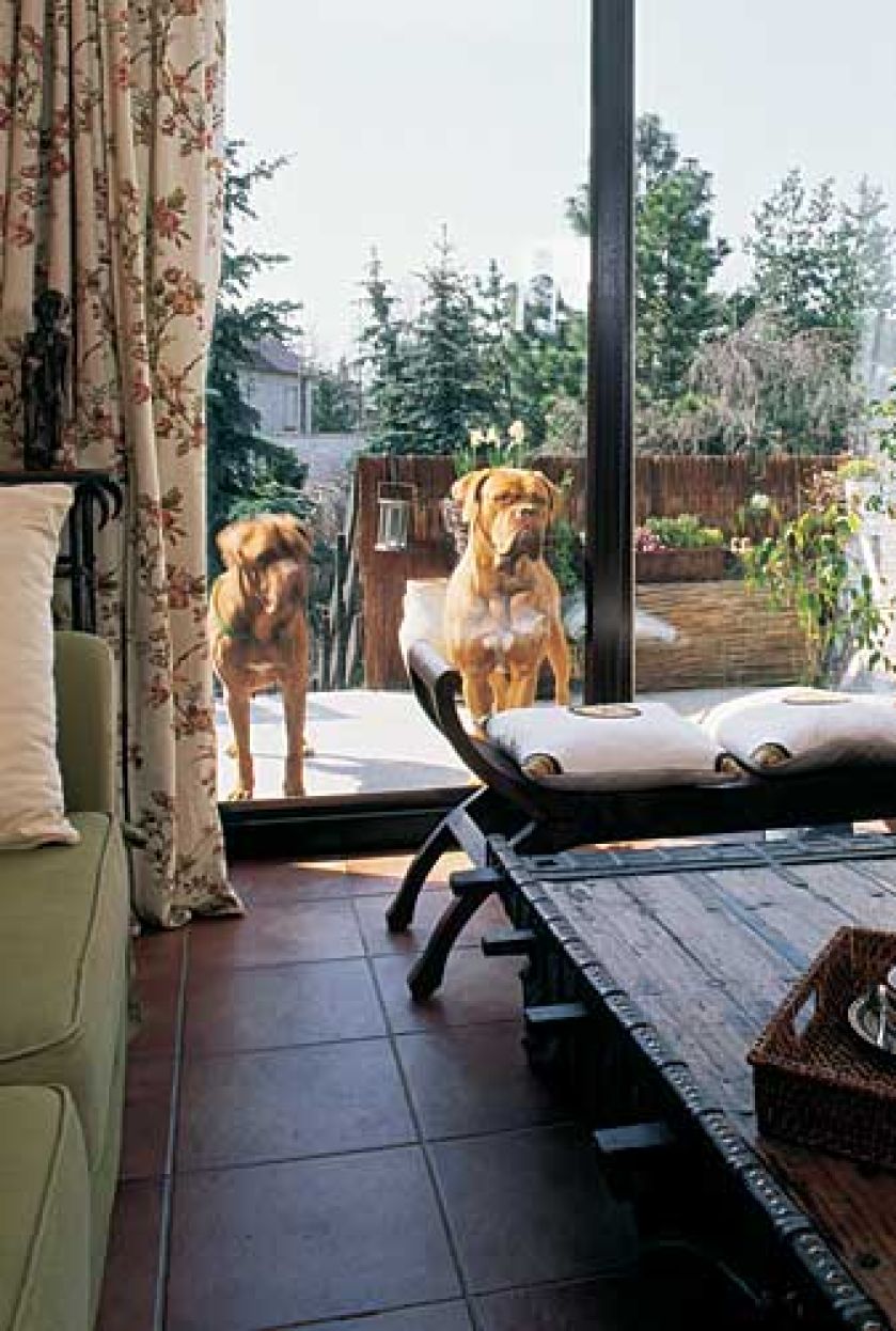 Dom urządzony pamiątkami, kolorami i inspiracjami z podróży.