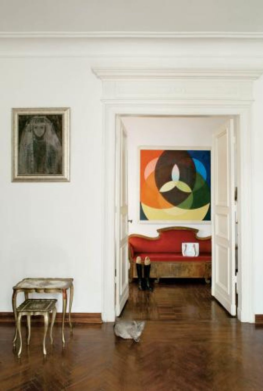 Siostra Rafała, Iwona Stypułkowska namalowała Duszę , która zdobi hol.