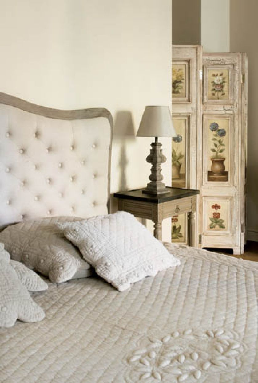 Bretońska architektura przeniesiona do Puszczy Kampinoskiej.