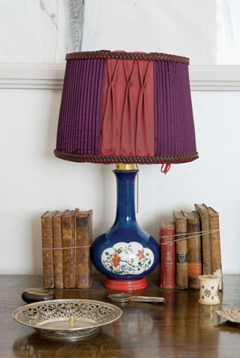 Gospodarz lubi przedmioty z duszą. Mieszkanie z brytyjskimi dodatkami