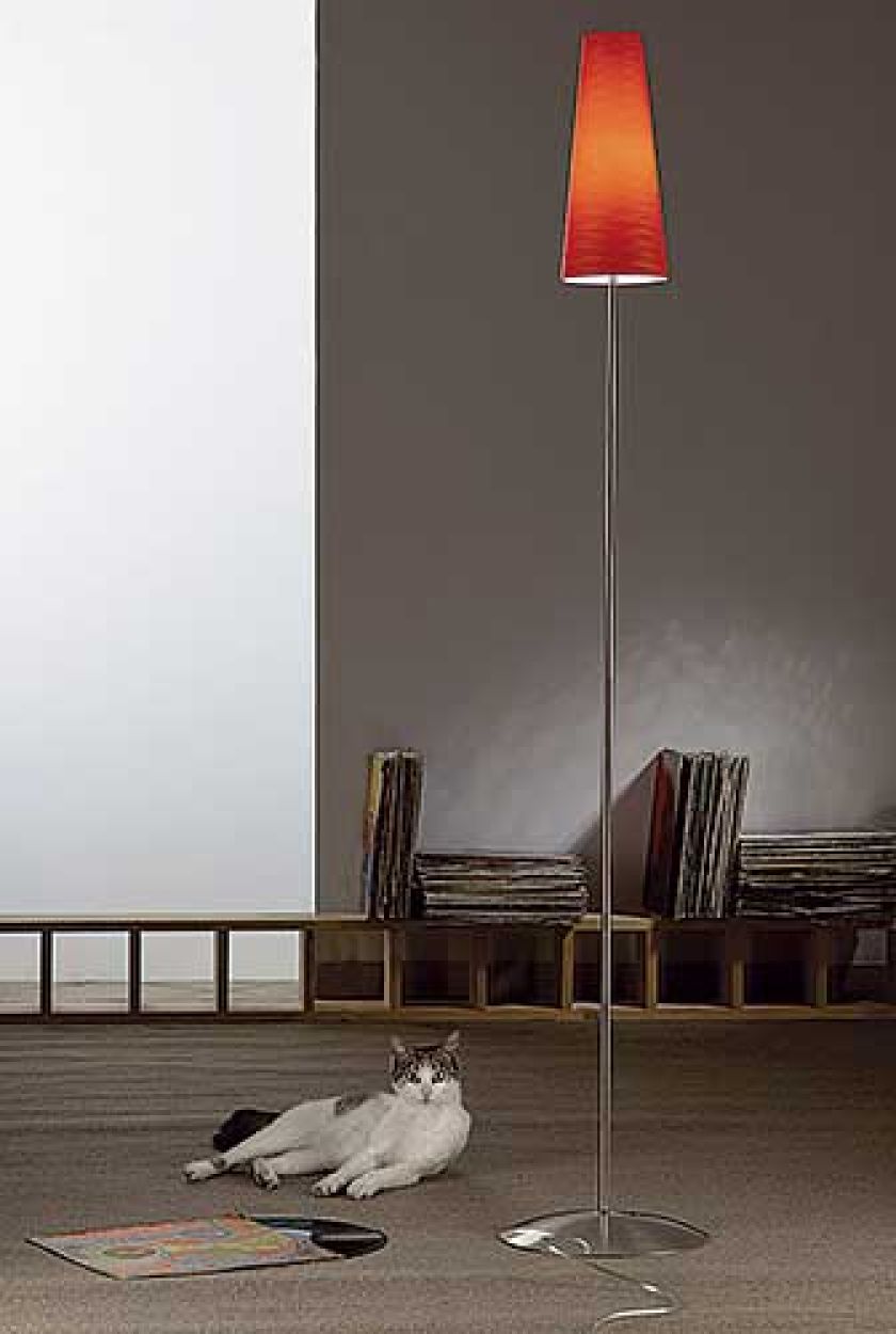 Klosz lampy Maadline wykonany jest z trójwarstwowego szkła opalowego. Zapłacimy za nią 480 zł. FALKO