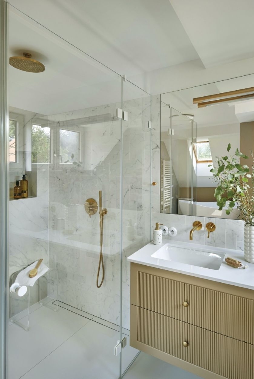 styl modern classic łazienka na poddaszu