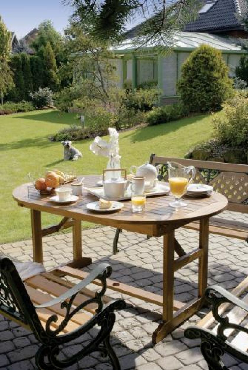 Taki ogród to świetne miejsce na śniadanie.