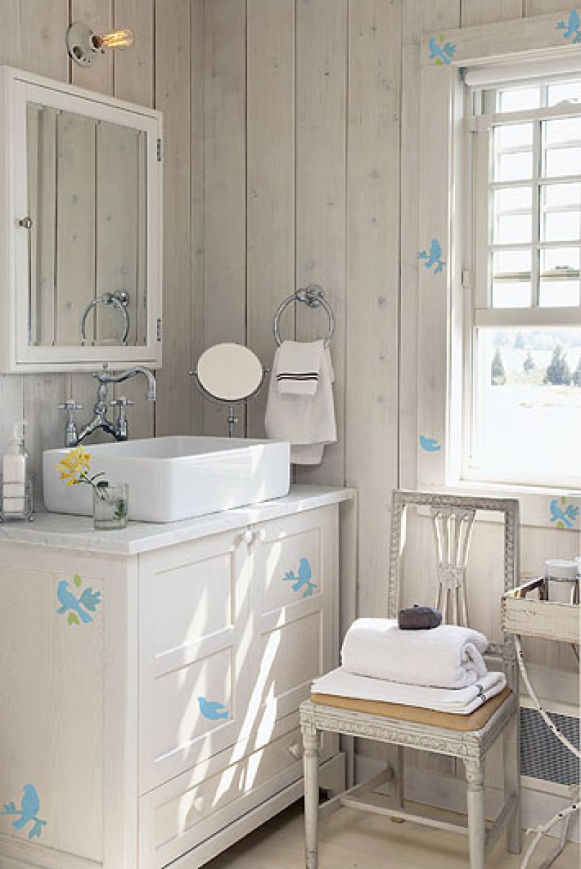 Wprawdzie te pierwsze, kt oacute re do nas przylatują, nie są błękitne, ale za to bardzo oczekiwane.