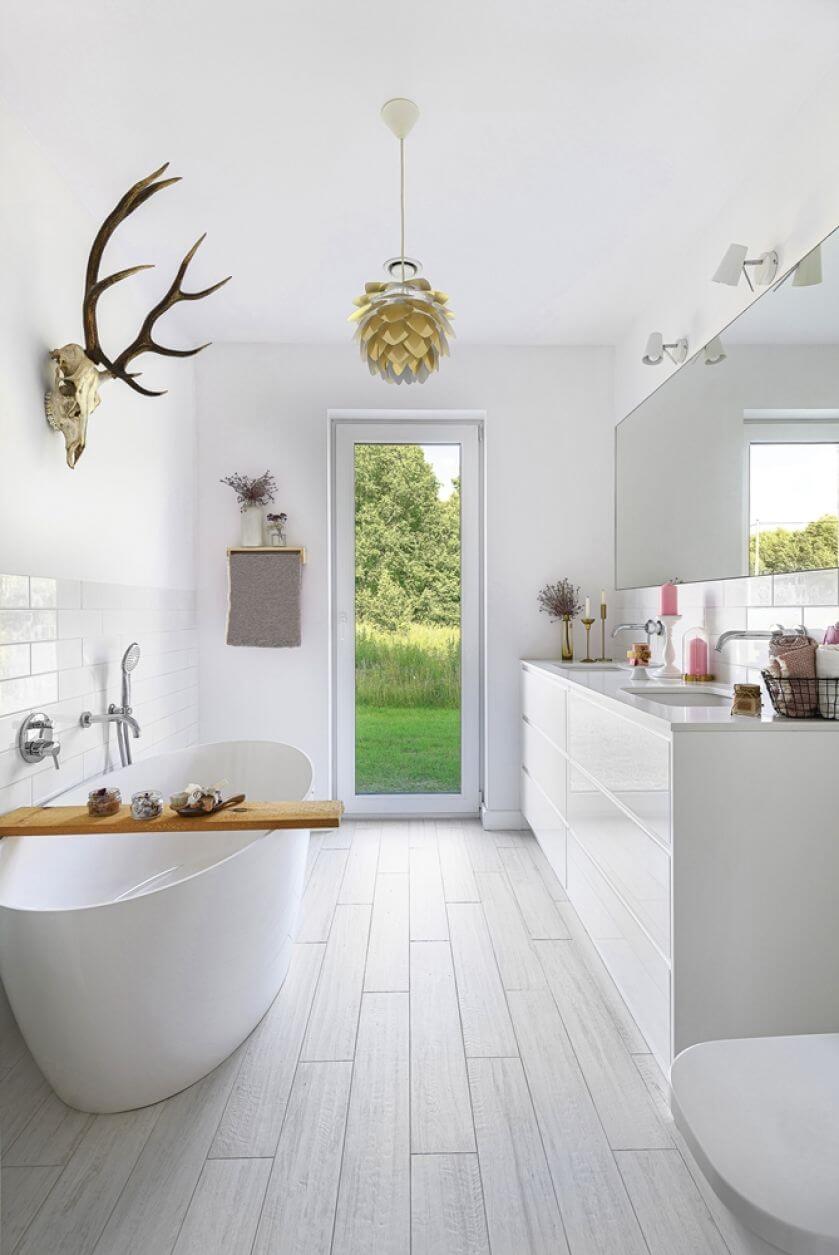 biała łazienka w stylu skandynawskim aranżacje
