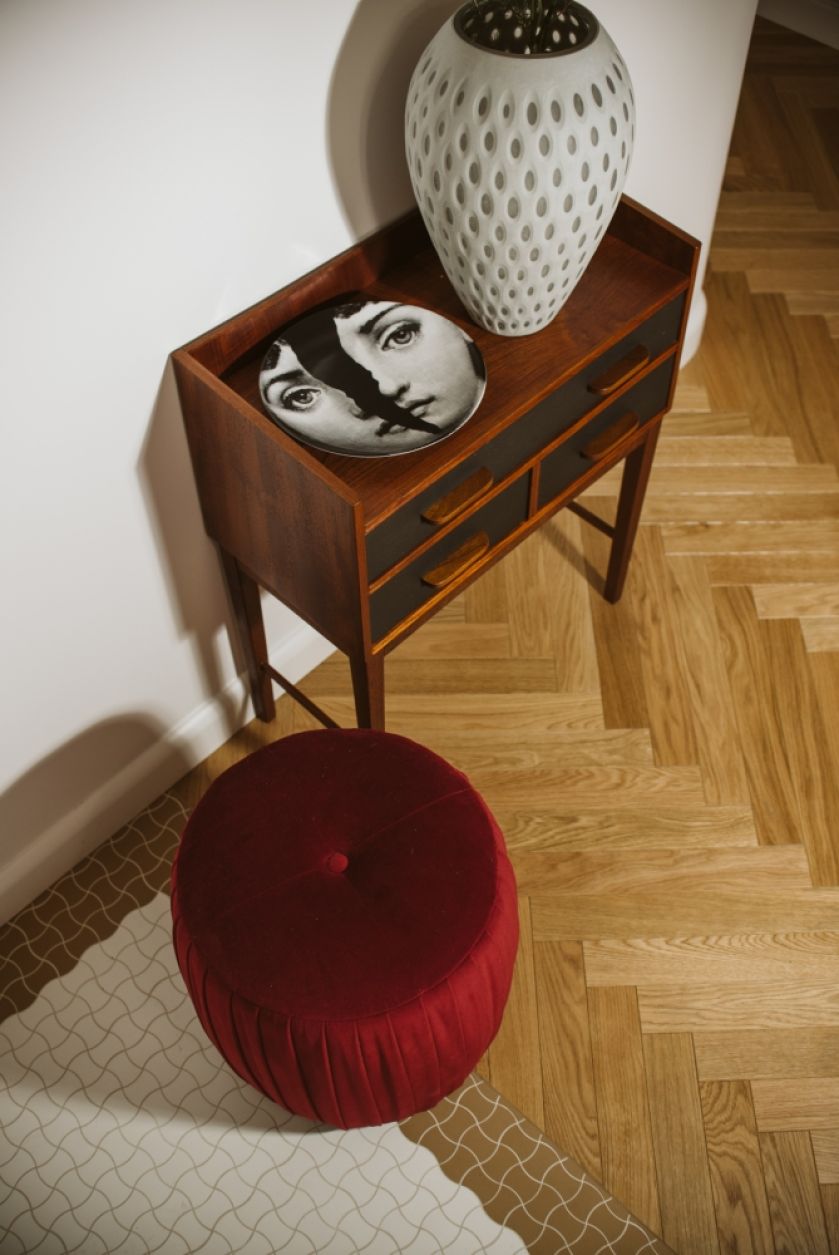 gorseciki na podłodze w przedpokoju