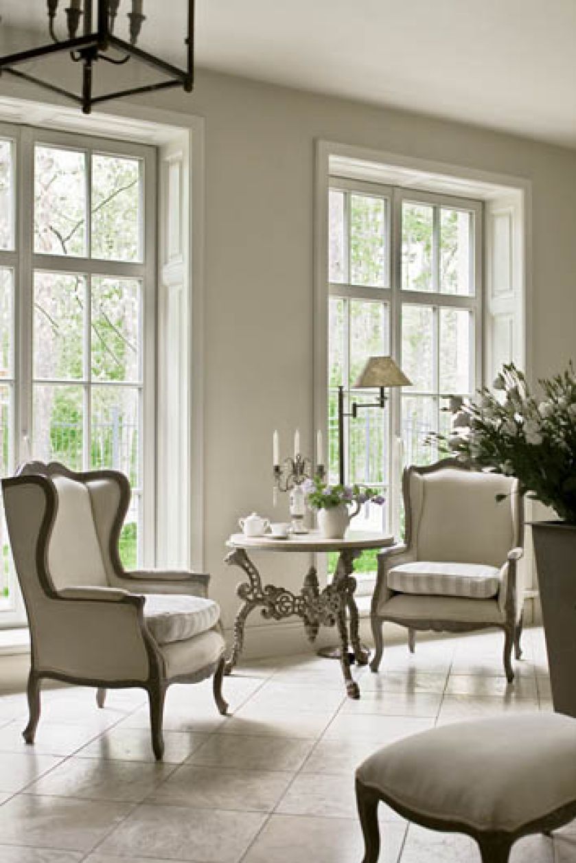 Bretońska architektura przeniesiona do Puszczy Kampinoskiej.