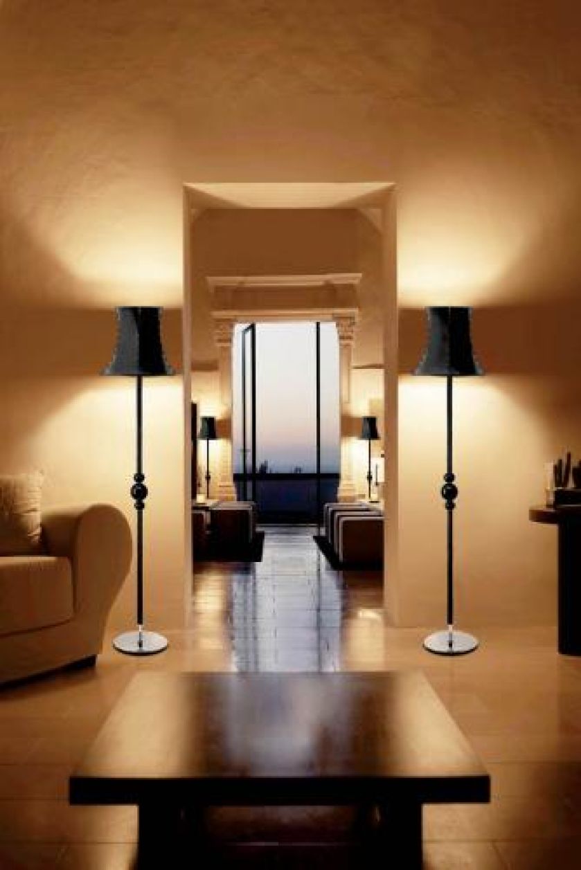 Czarny duet – lampy Pin up ze skórzanymi kloszami i szklanymi podstawami. GALLERY VETRI D ARTE