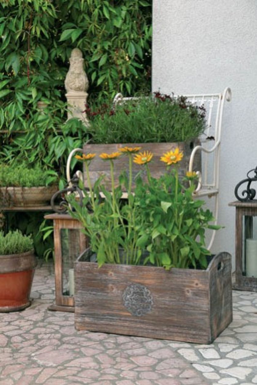 Drewniana skrzynia od BELLDECO. Nastrojowe zakątki