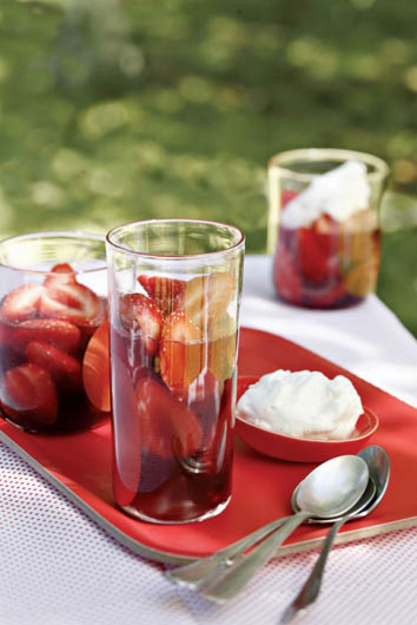 Galaretka truskawkowa z wódką. Czerwone jest pyszne