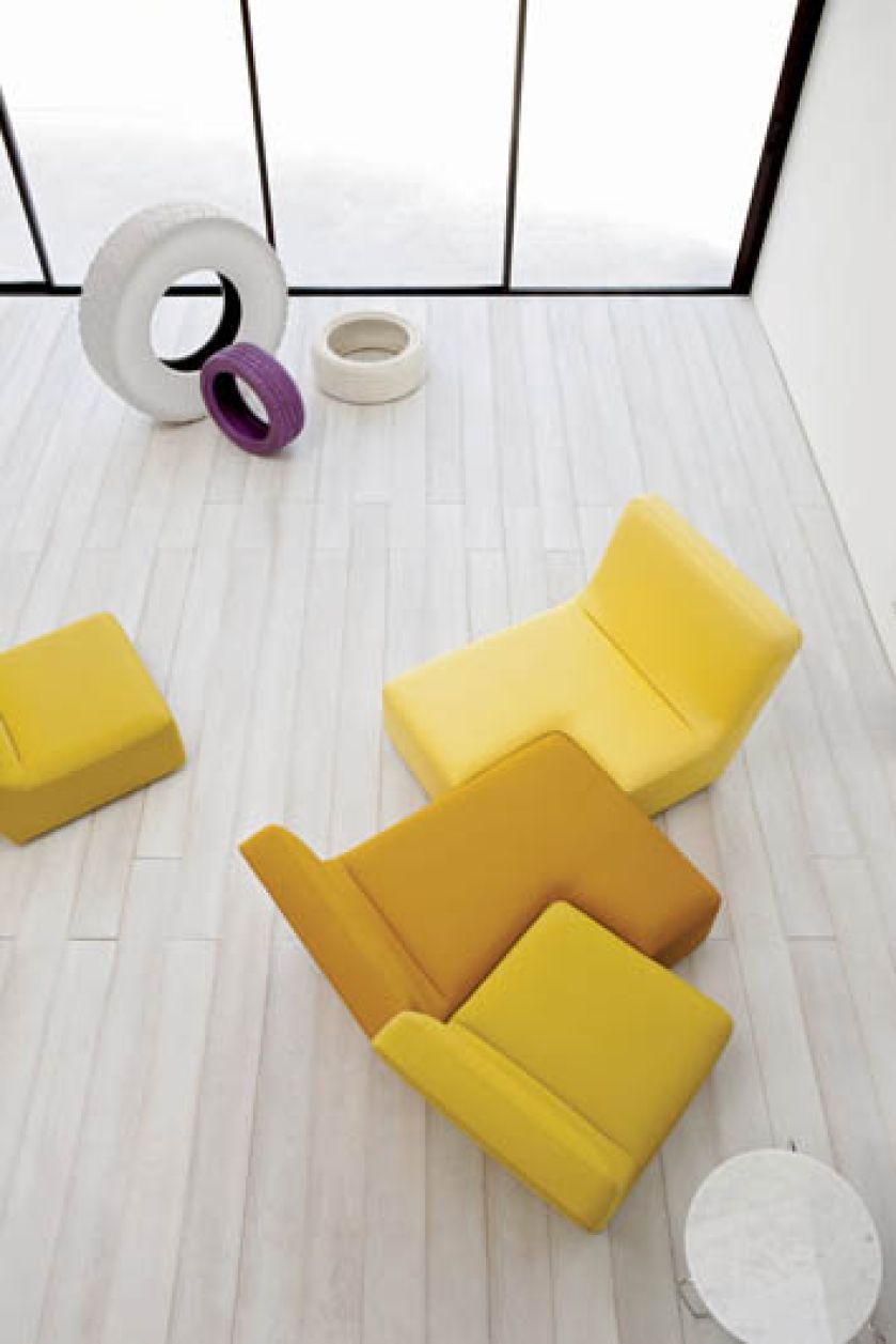 Hit ostatnich lat - kanapa Confluences projektu Philippe Nigro. Producent: Ligne Roset. Cena - od 14 36 zł. ARKA