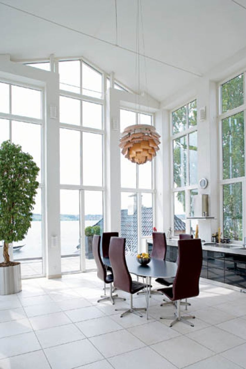 Jedni nazywają ją karczochem, inni szyszką. Słynną Artichoke zaprojektował Poul Henningsen, konstruktor-samouk. INTERNITY