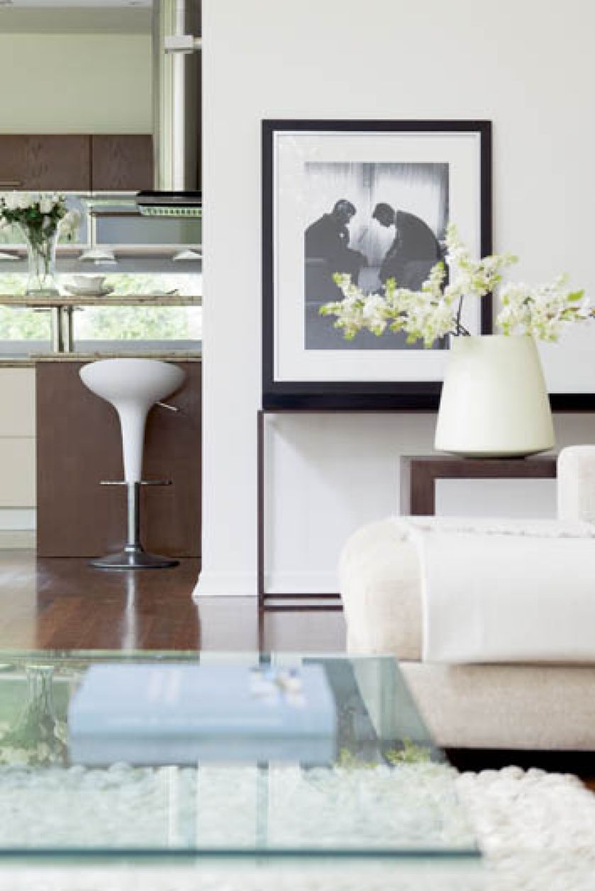 Kuchnia otwarta na salon zobowązuje. Nie ma tu miejsca na bałagan. No i stylem musi pasować do całości.