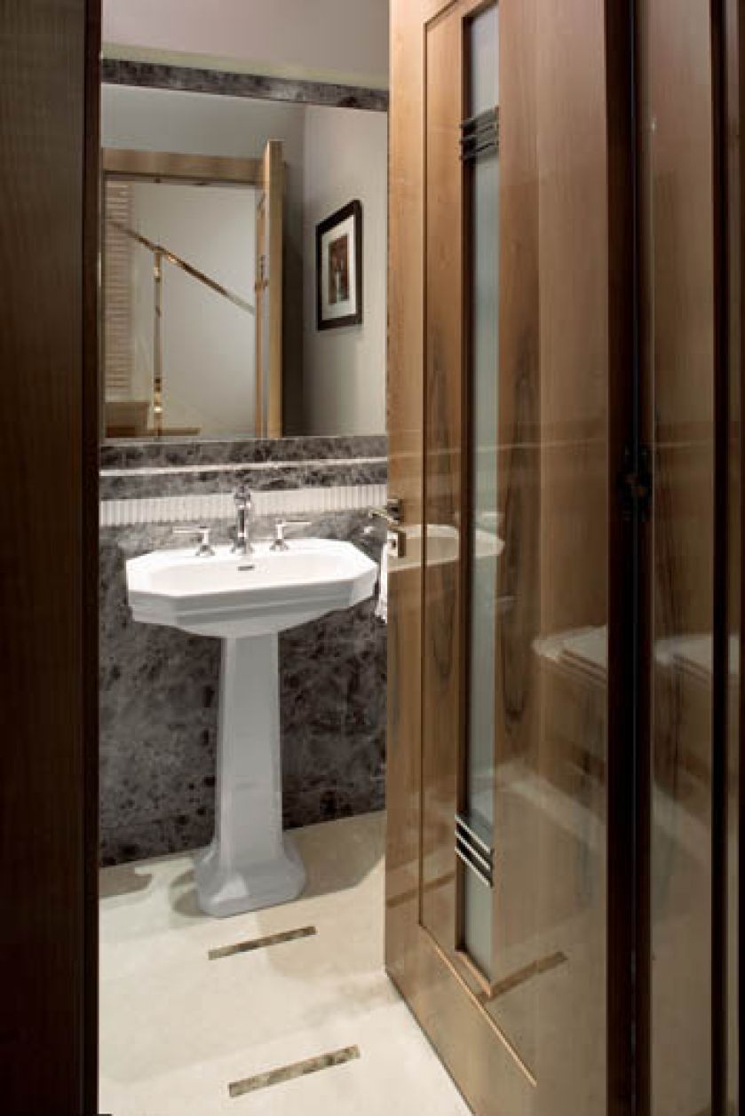 Marmurowa łazienka. Willa Broniewskiego