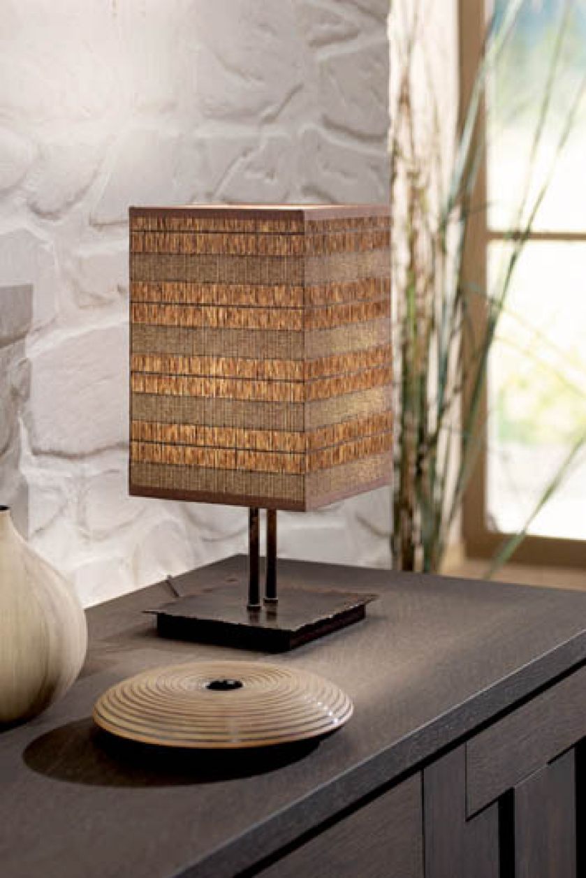 Metalowa lampa stołowa Agricola marki Massive (186 zł). ELEKTROMAG