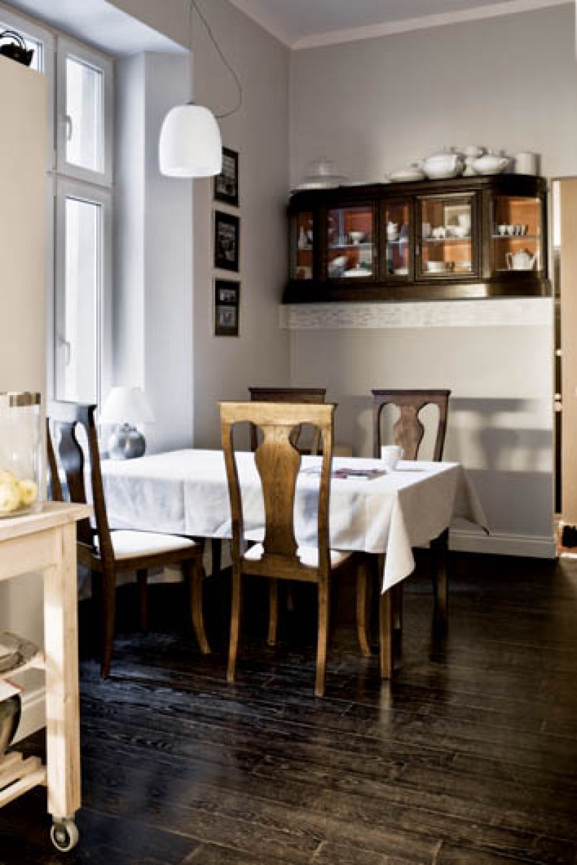 Nowoczesna jadalnia w kamienicy