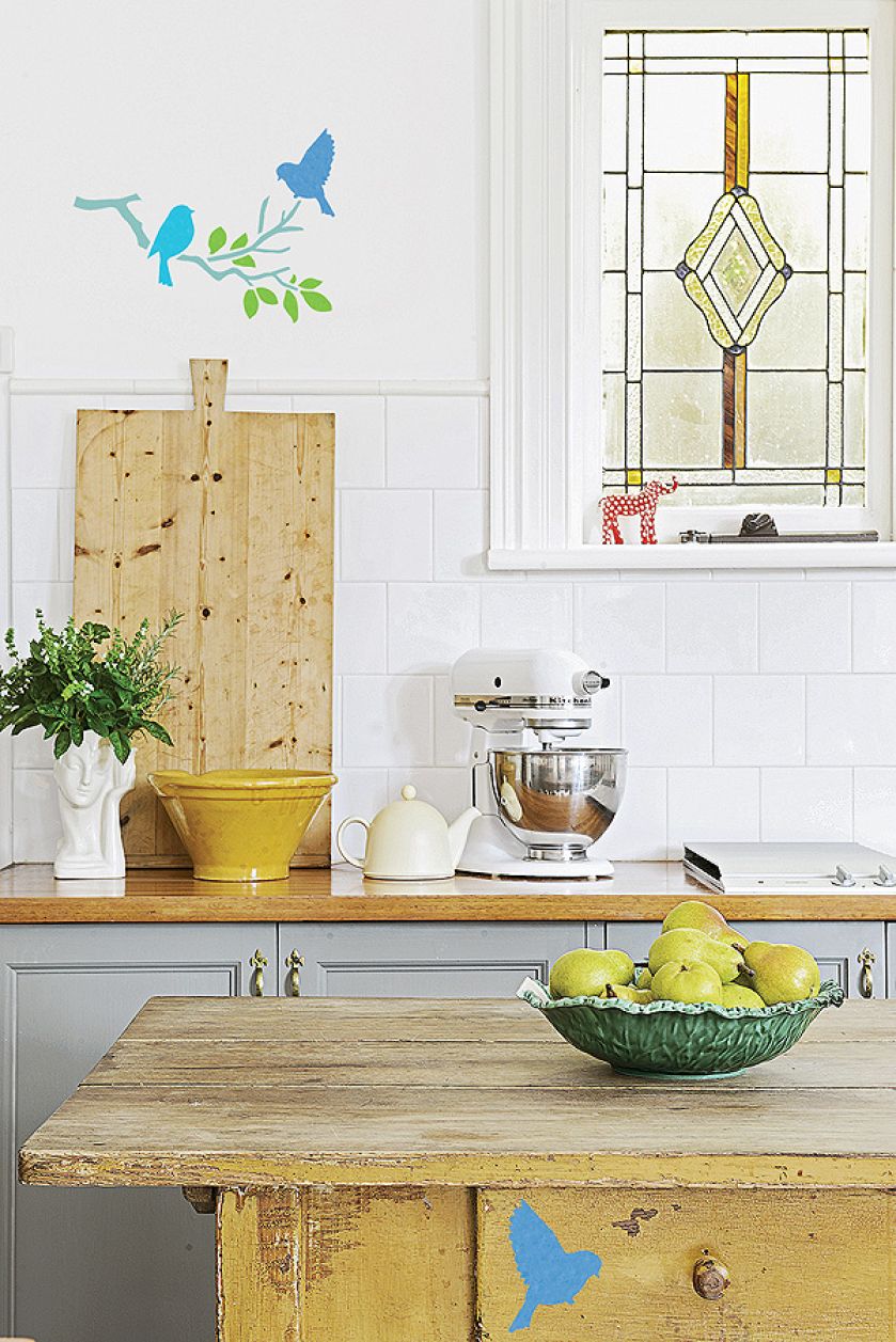 Ptaszki na ścianie. Dekoracyjne ptaki - szablon do malowania