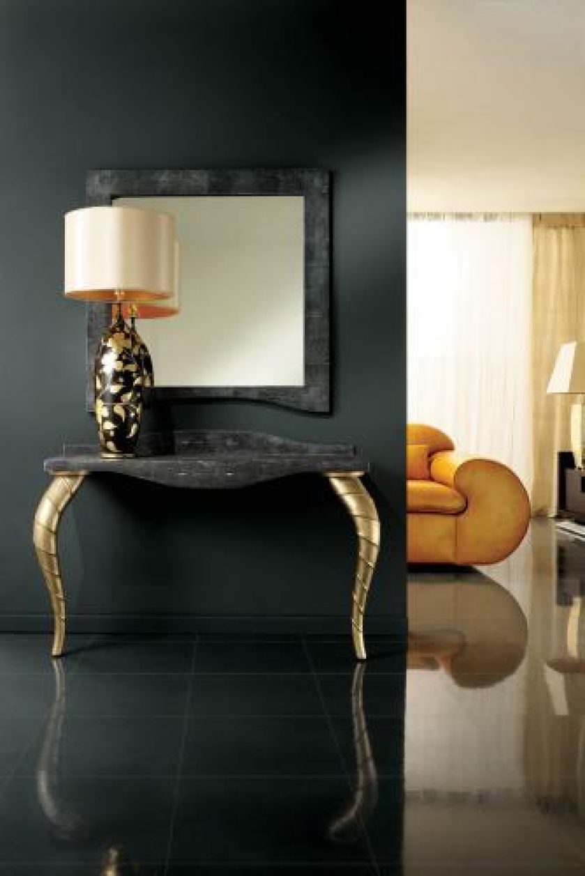 Sinue z fabryki Atmoshera. Nogi konsoli pokryte są płatkami złota. ORIGINE ITALIA