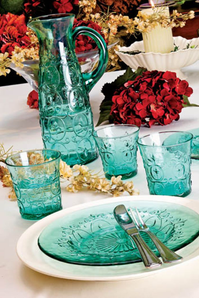 Talerzyk Amra Emerald (44 zł). Do kompletu kupimy też szklanki i dzbanek. VILLA ITALIA