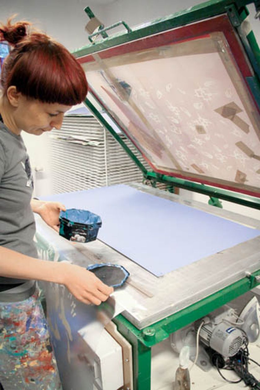 Tapety i tkaniny z pięknymi, zaskakującymi wzorami.