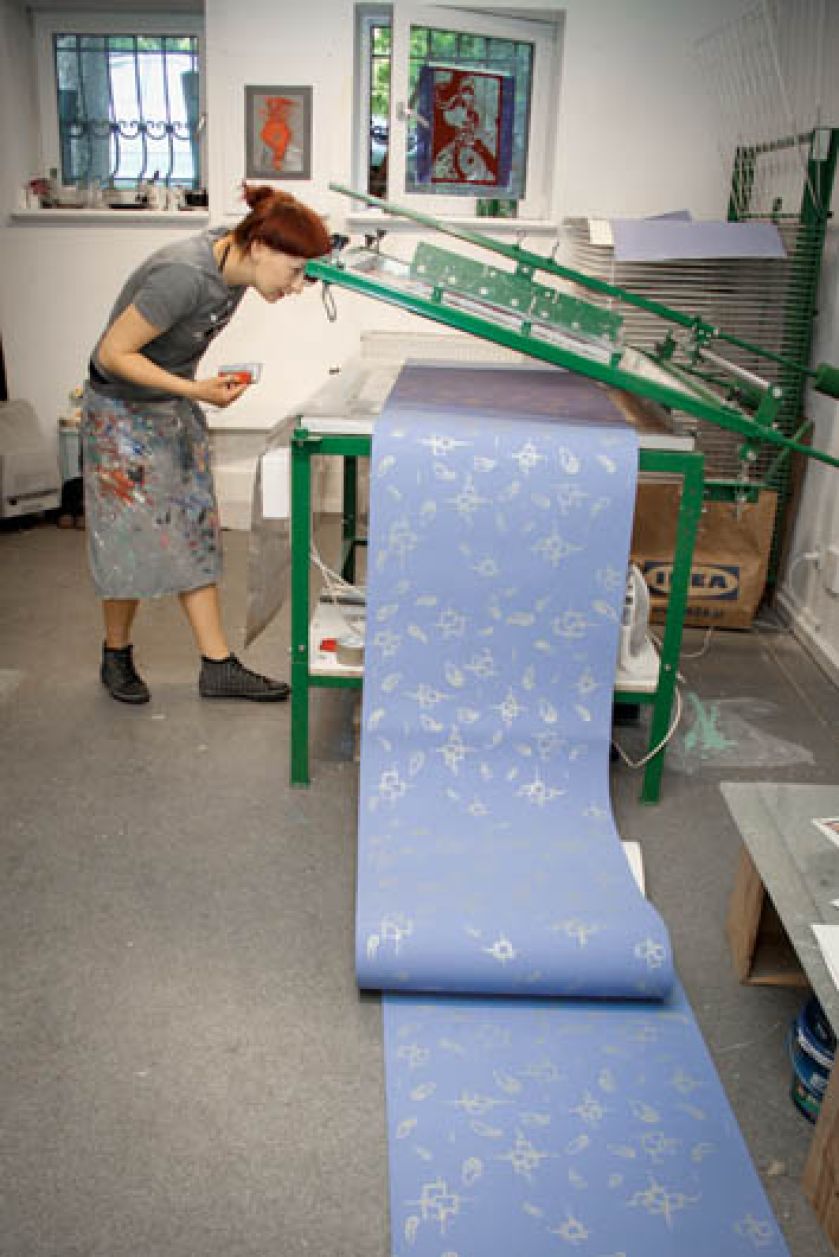 Tapety i tkaniny z pięknymi, zaskakującymi wzorami.