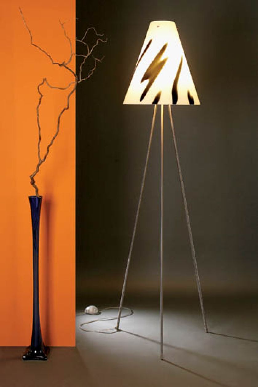 Trójwarstwowe szkło opalowe plus stal pokryta szczotkowanym niklem, 1350 zł. FALKO