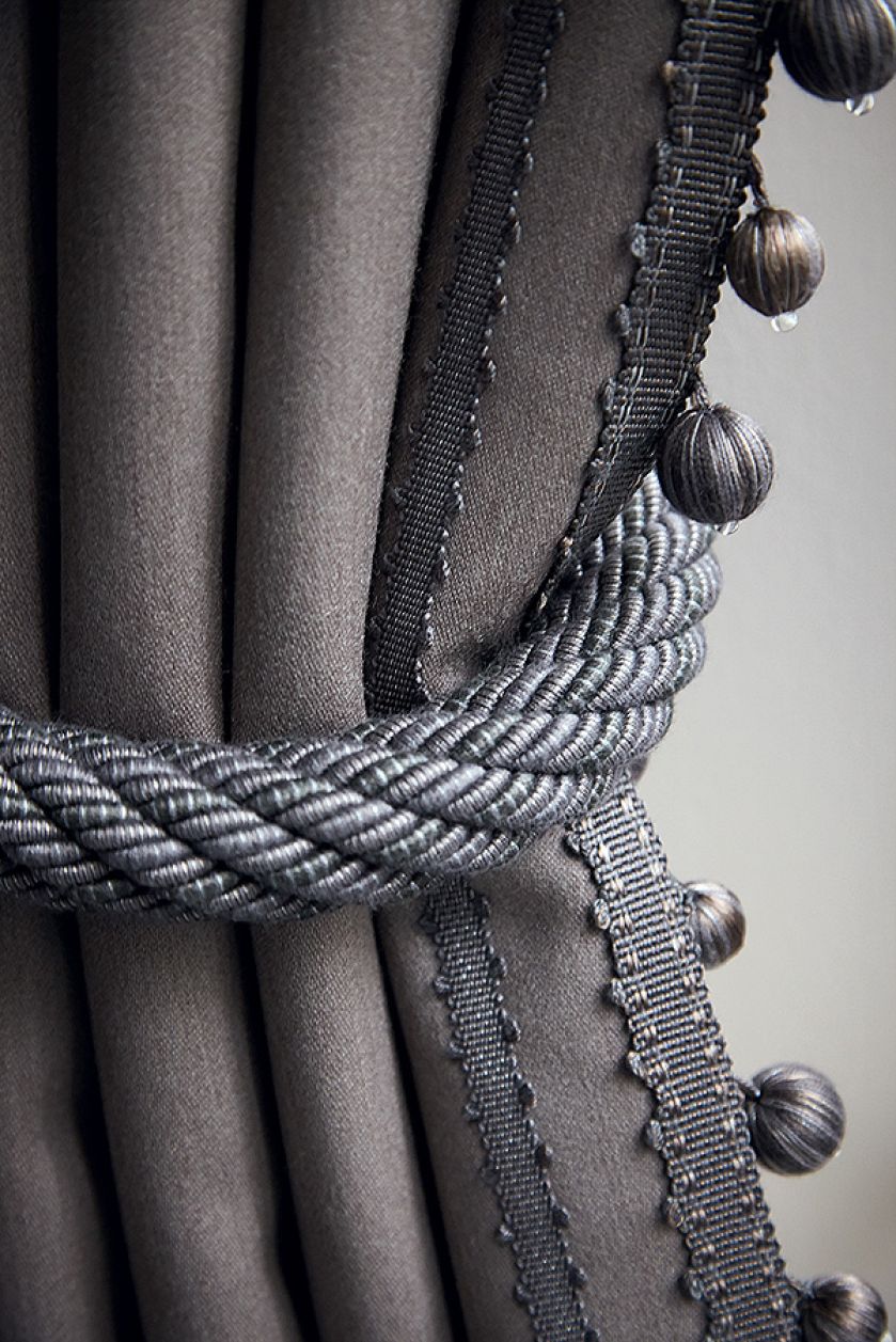 Wykończenia z kuleczkami i sznur, marka Zoffany, DECODORE