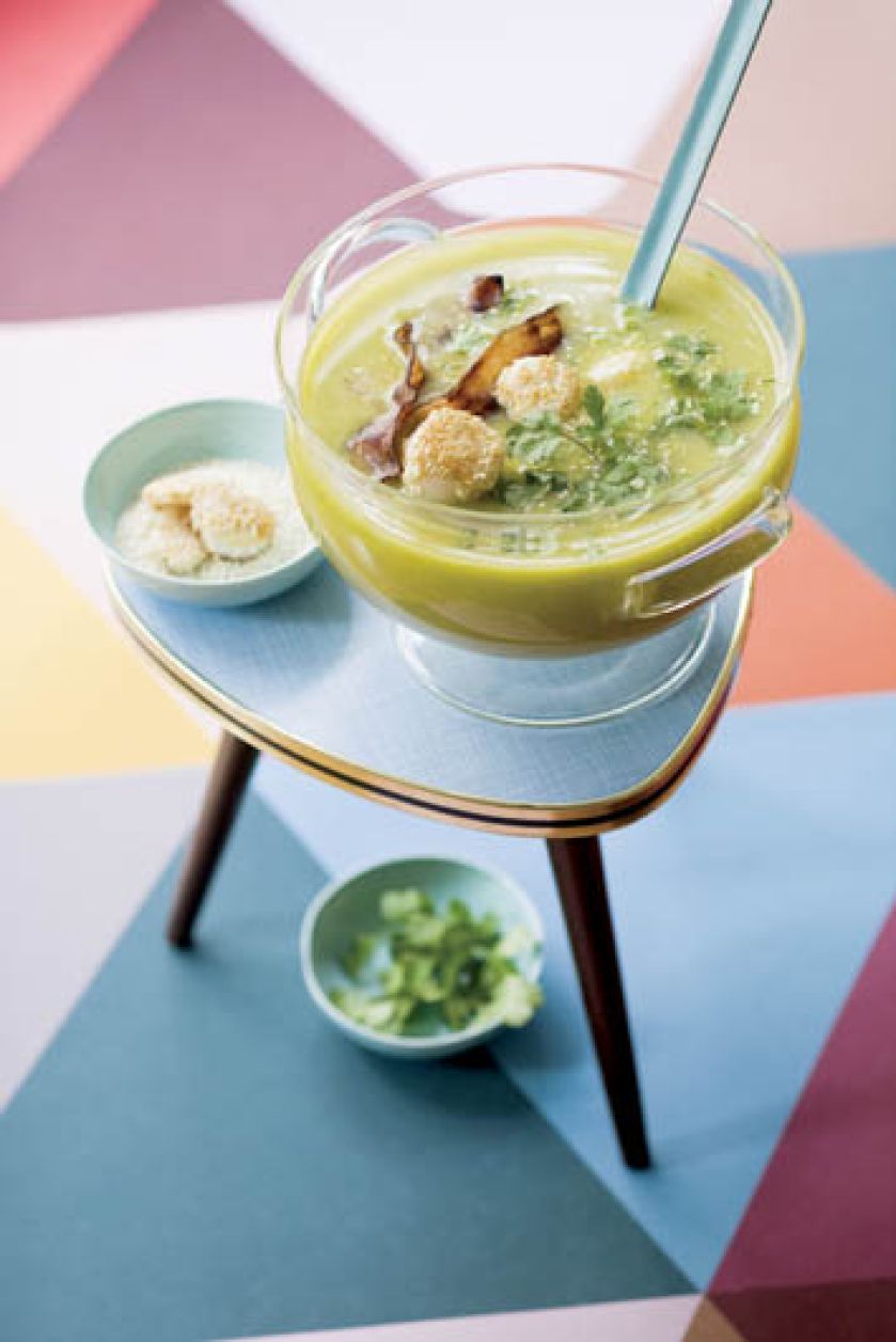 Zupa jarzynowa z małżami św. Jakuba. Czas na słoneczne zupy