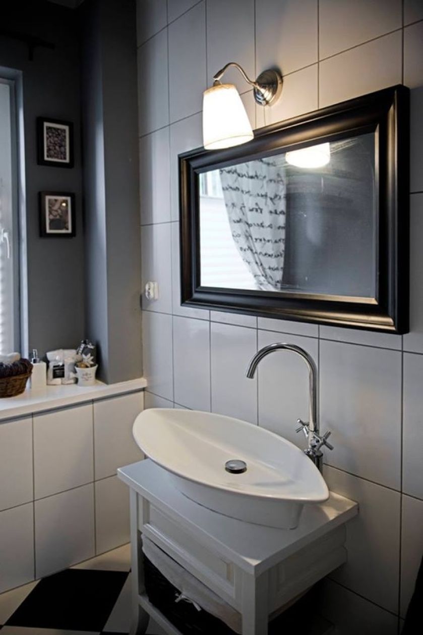 Czarno-biała szachownica i chłodne szarości stylu skandynawskiego - co wynika z takiego połączenia we wnętrzach?