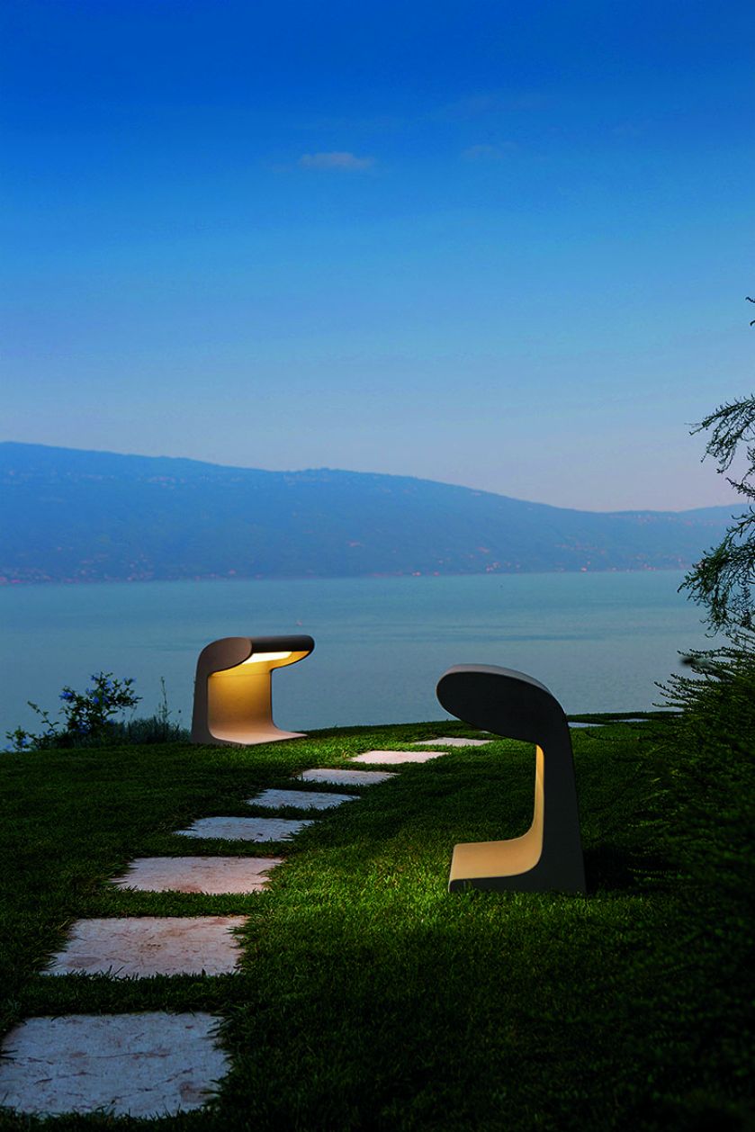 BORNE BETON GRANDE, betonowa lampa, projekt z 1952 roku autorstwa samego Le Corbusiera dla marki Nemo, mesmetric.com