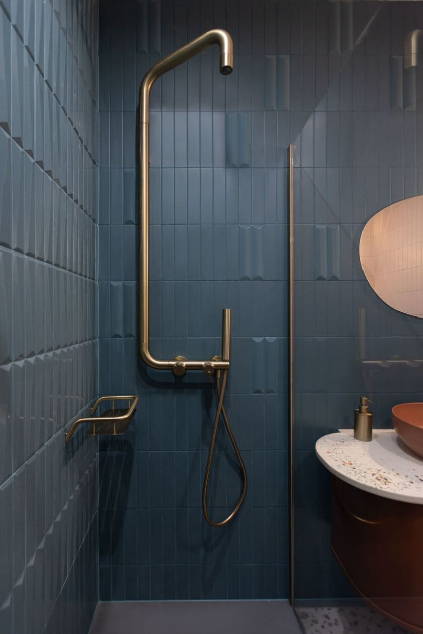 półka pod prysznicem