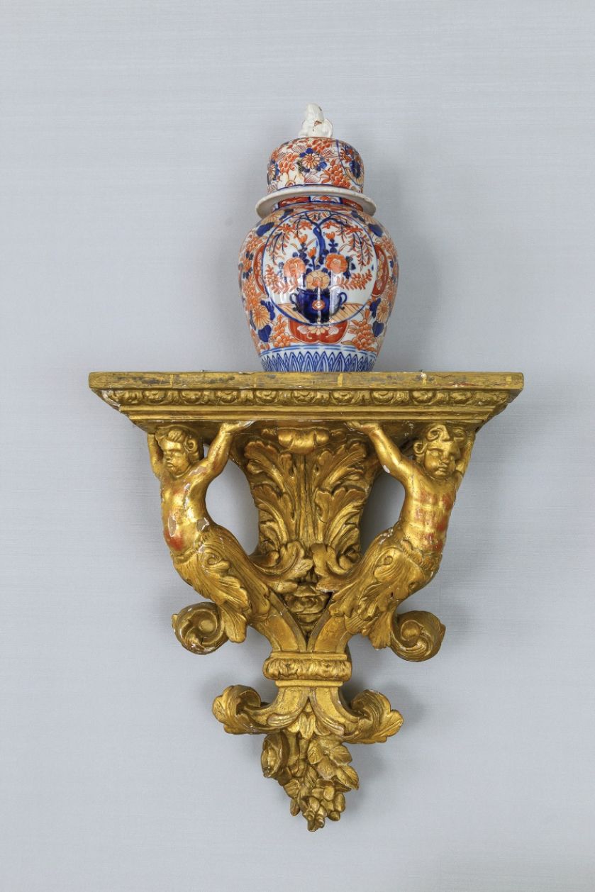 Klasyczne wnętrza willi z antykami