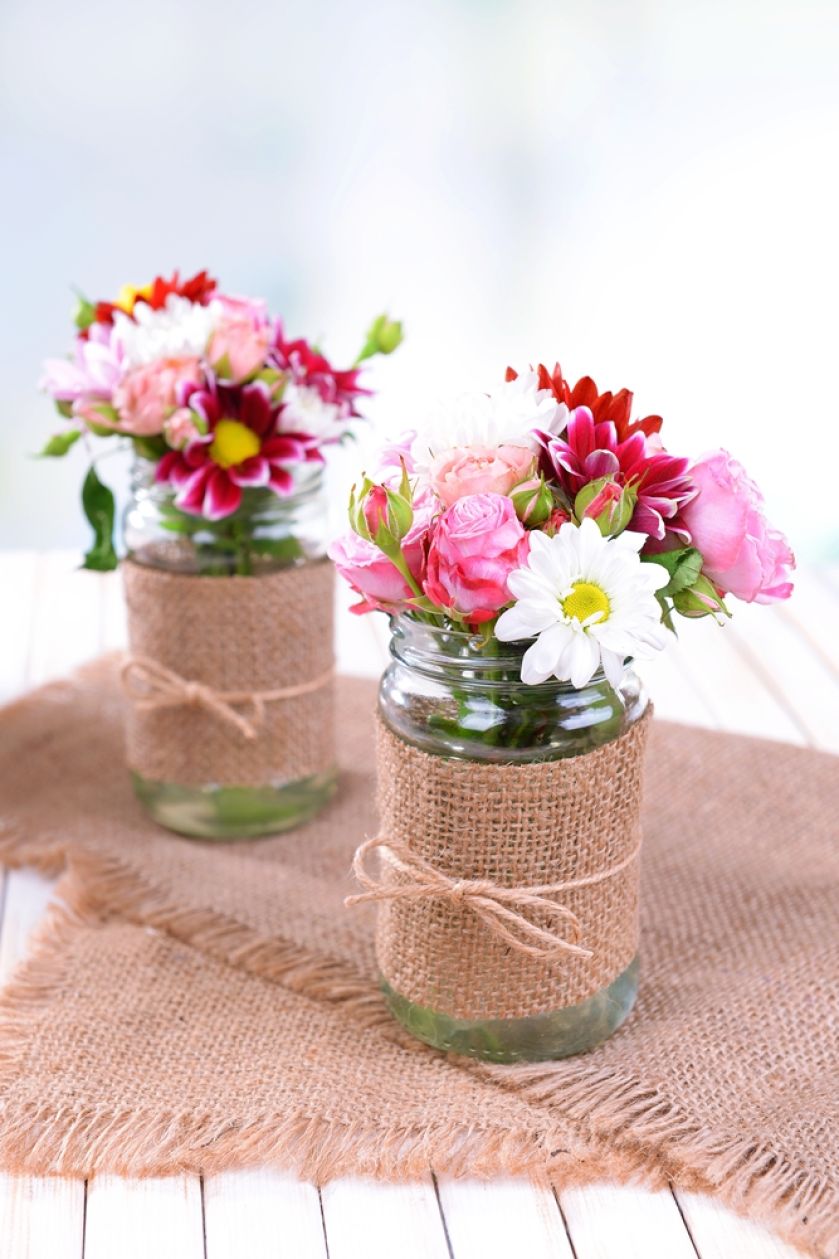 kompozycje kwiatowe w słoiku