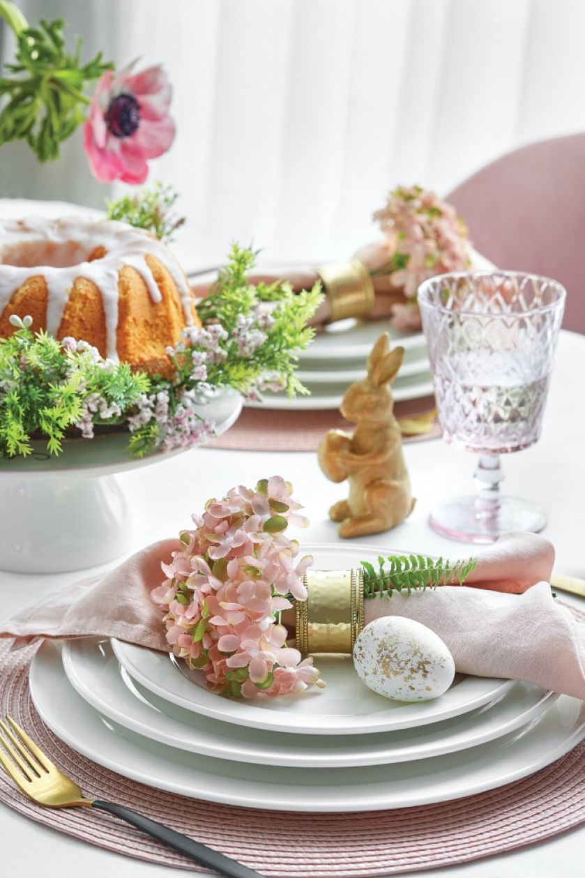 pastelowa dekoracja stołu na wielkanoc