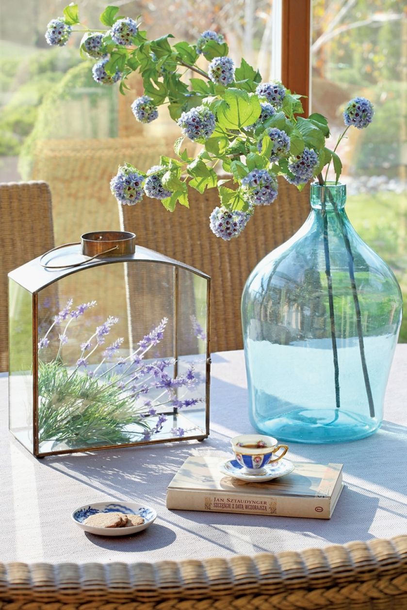 kompozycje kwiatowe w szkle