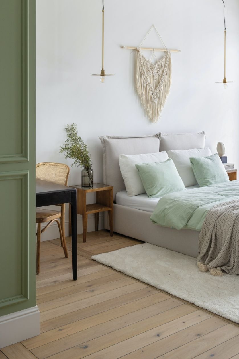 zielona ściana w sypialni aranżacje inspiracje