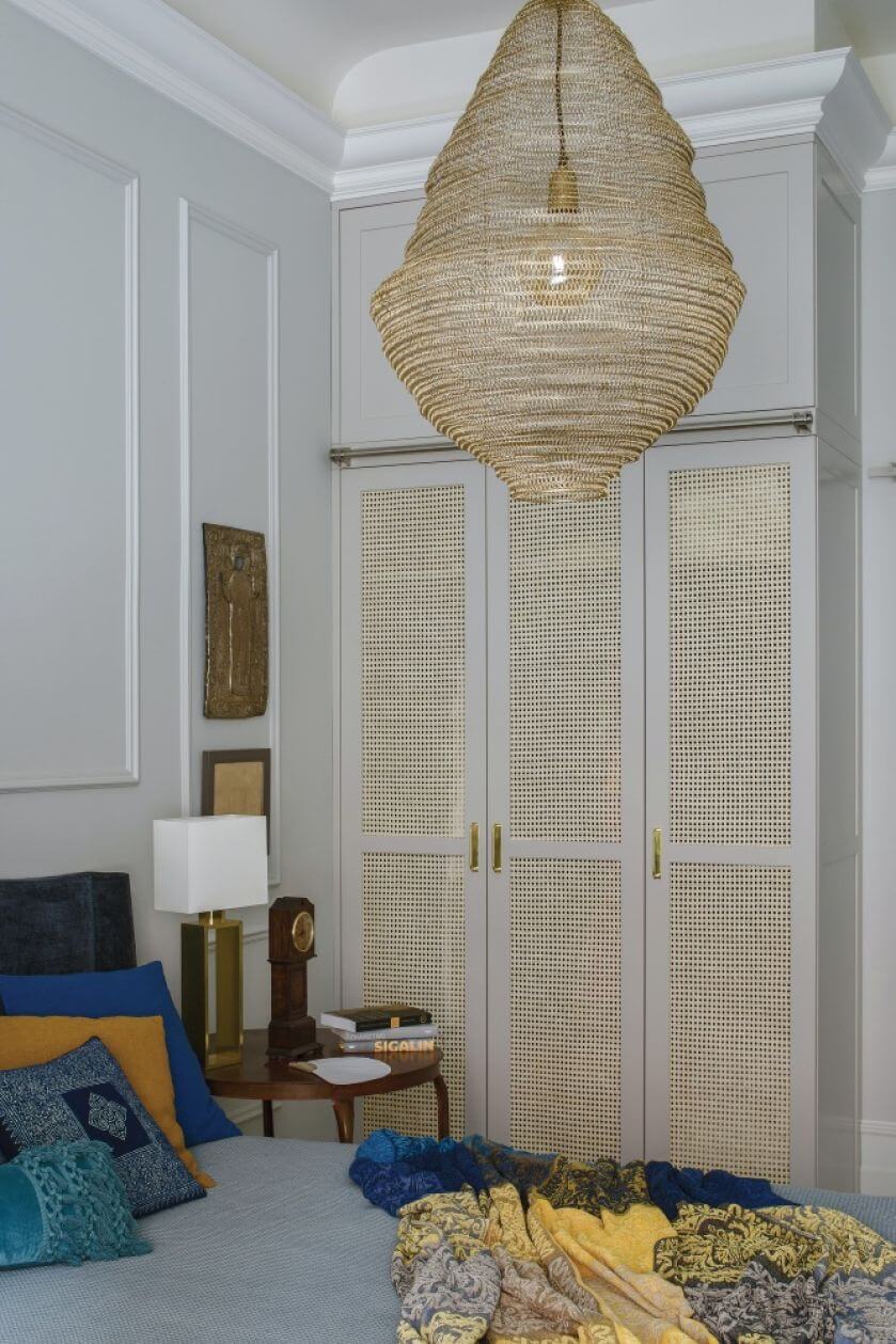 sypialnia w mieszkaniu w kamienicy