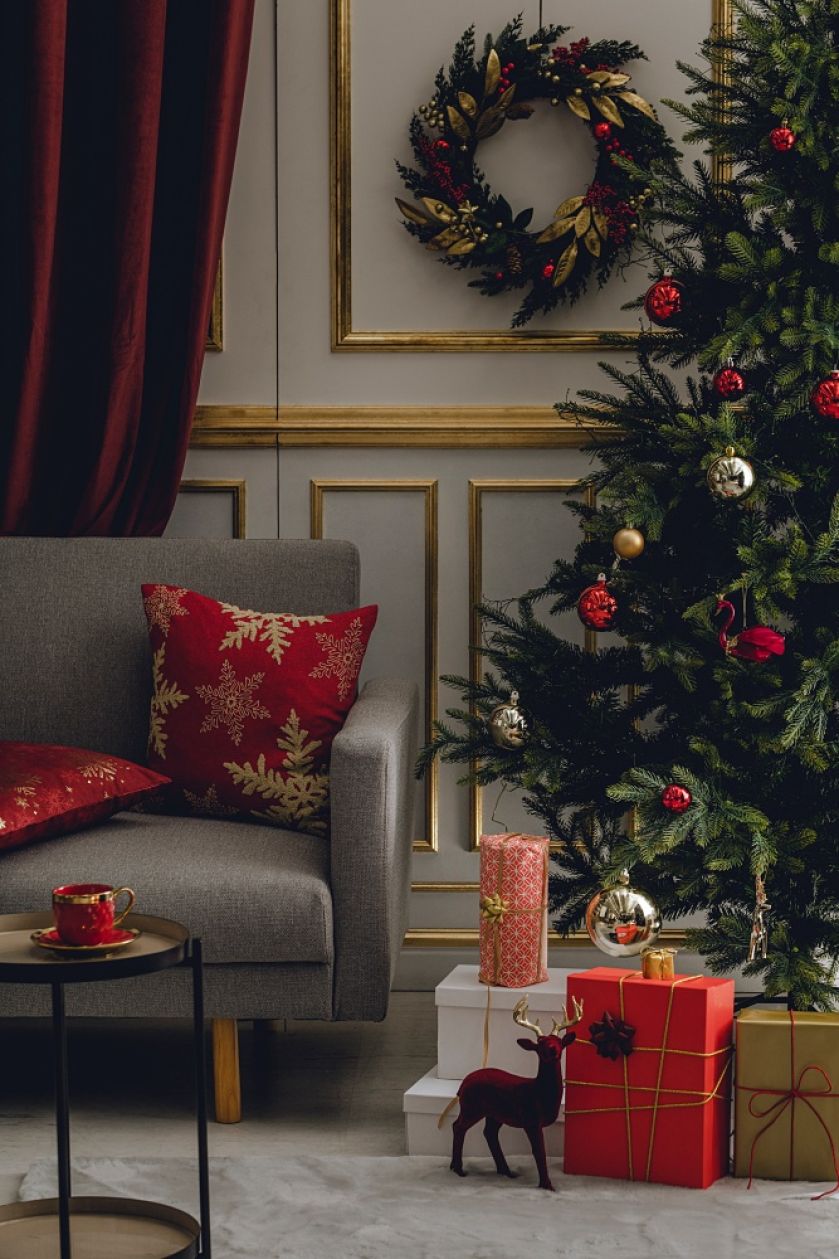 czerwone ozdoby do domu na boże narodzenie