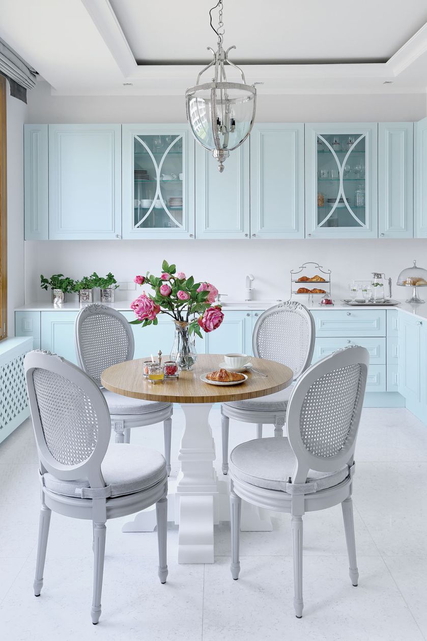 Pastelowa kuchnia – rzadko spotykana, optymistycznie nastraja domowników. Fot. Aneta Tryczyńska (Weranda 9/2016)